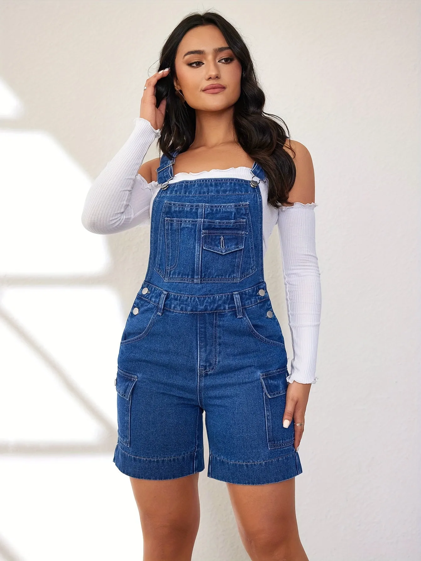 Trendy Women’s Casual Denim Overalls Shorts with Adjustable Straps and Pockets