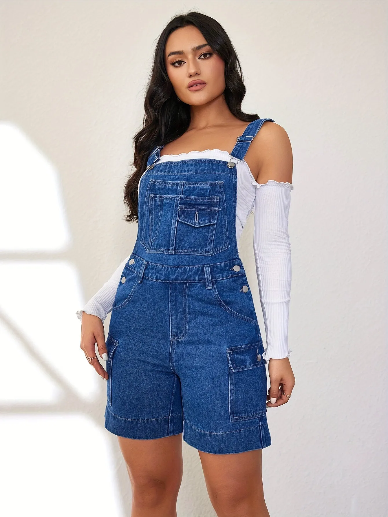 Trendy Women’s Casual Denim Overalls Shorts with Adjustable Straps and Pockets